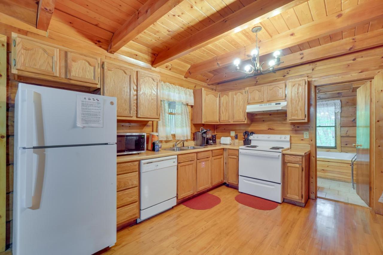 Cabin With Hot Tub About 6 Mi To Downtown Gatlinburg! Экстерьер фото