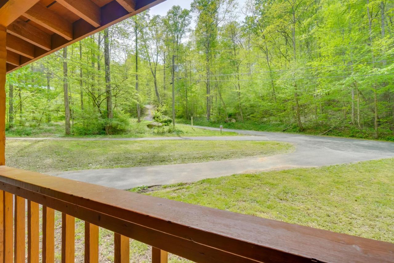 Cabin With Hot Tub About 6 Mi To Downtown Gatlinburg! Экстерьер фото