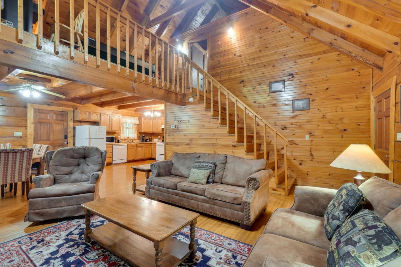 Cabin With Hot Tub About 6 Mi To Downtown Gatlinburg! Экстерьер фото