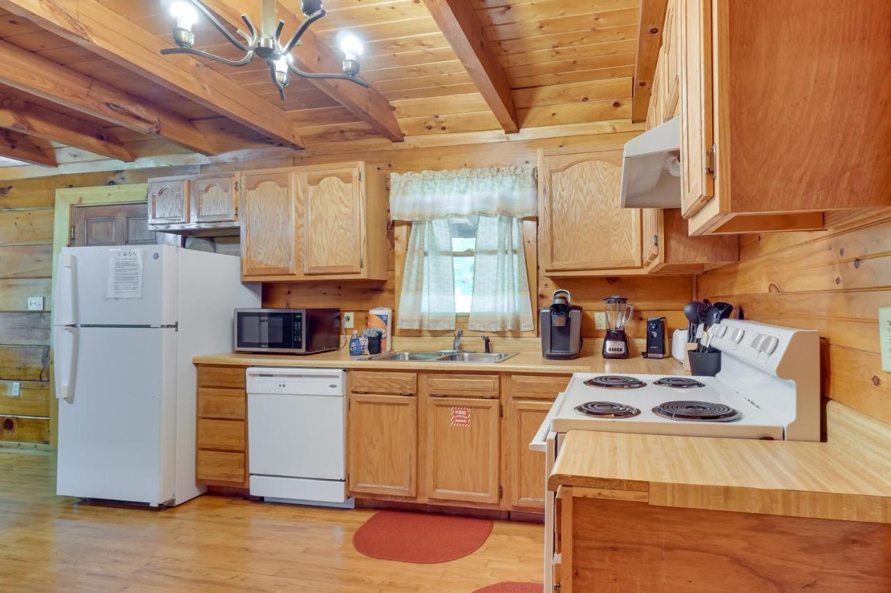 Cabin With Hot Tub About 6 Mi To Downtown Gatlinburg! Экстерьер фото