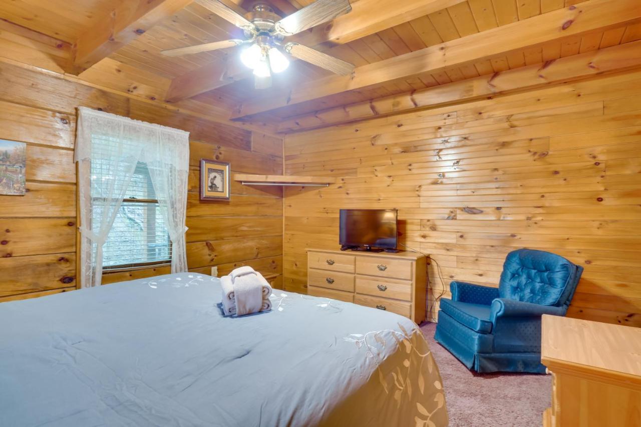Cabin With Hot Tub About 6 Mi To Downtown Gatlinburg! Экстерьер фото