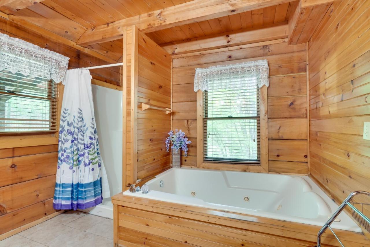 Cabin With Hot Tub About 6 Mi To Downtown Gatlinburg! Экстерьер фото