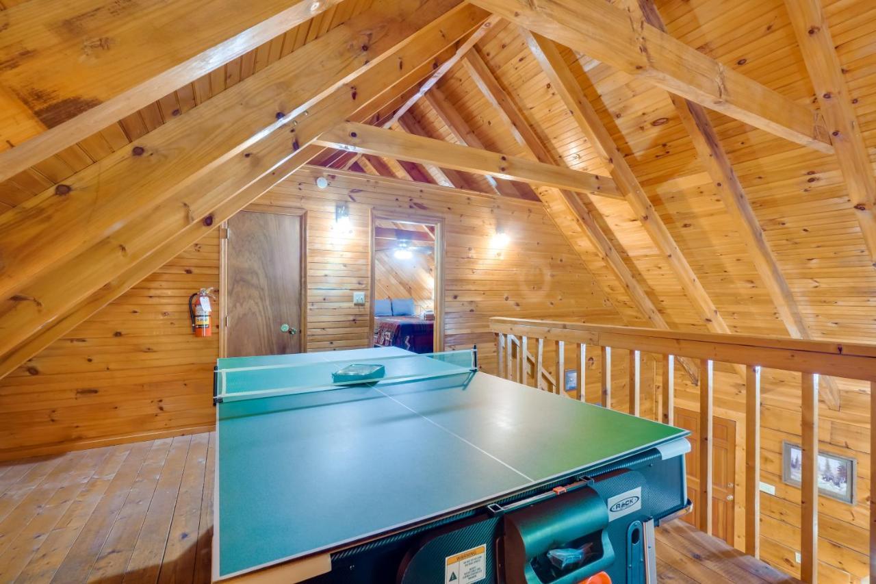 Cabin With Hot Tub About 6 Mi To Downtown Gatlinburg! Экстерьер фото